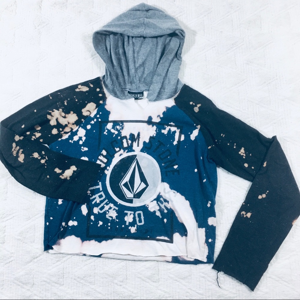 Volcom custom distressed heeded crop top Girls M